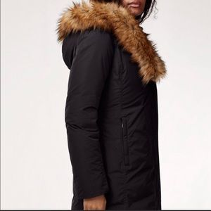 Aritzia Babaton short goose down parka